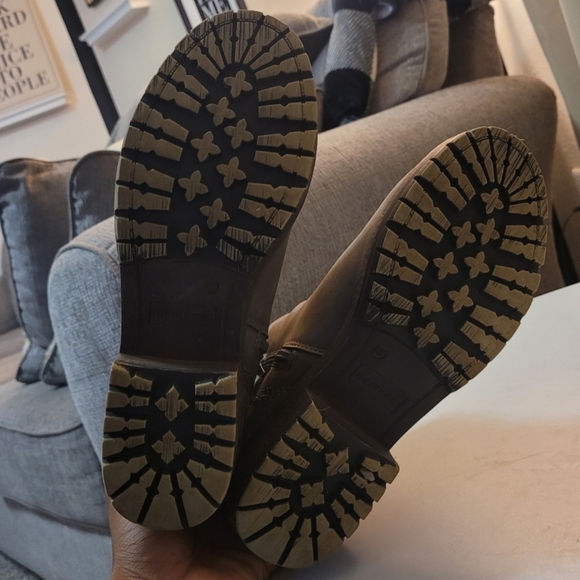 Maurices Anna Chelsea Gray Ankle Booties Size 8.5 - Picture 6 of 7